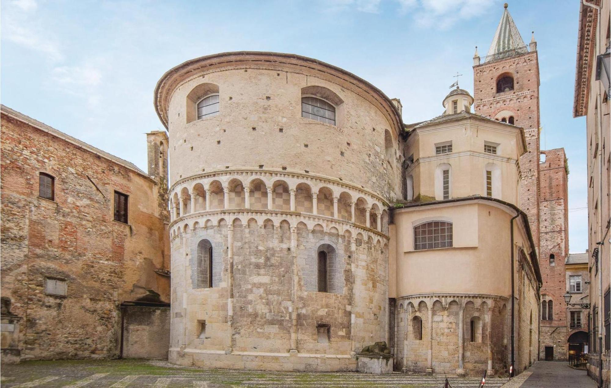 Amazing Apartment In Albenga With Wifi Eksteriør bilde